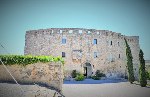 Cervera Villa | Renovated, historic castle - Luxury, Pool, Privacy - 6 bedrooms, 6 bathrooms