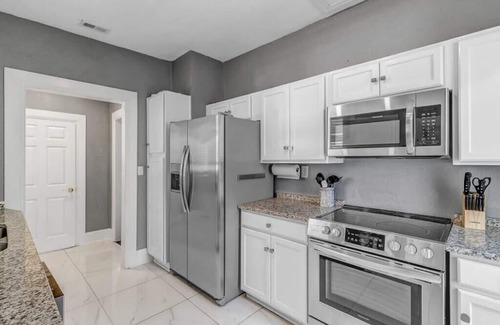 Springfield Apartment | Renovated Historic Duplex - Both Units!