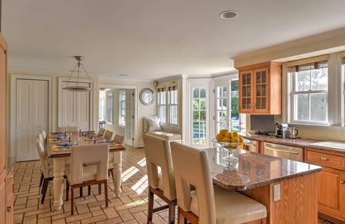 Village of Southampton House | Renovated Historical, Sun Room in Peaceful Backyard, Close to Beach and.