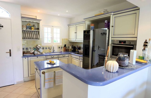 Port Grimaud House | Renovated house in Port Grimaud -Terrace, Mooring, A/C, WIFI