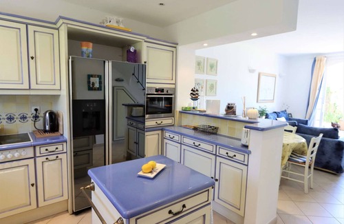 Port Grimaud House | Renovated house in Port Grimaud -Terrace, Mooring, A/C, WIFI