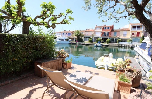 Port Grimaud House | Renovated house in Port Grimaud -Terrace, Mooring, A/C, WIFI