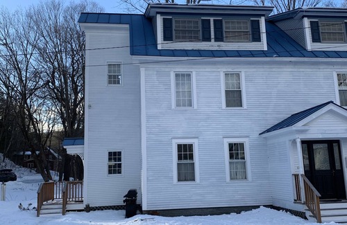 Ludlow House | Renovated & immaculate. 1 block to town, 2 floors. Great monthly rates!