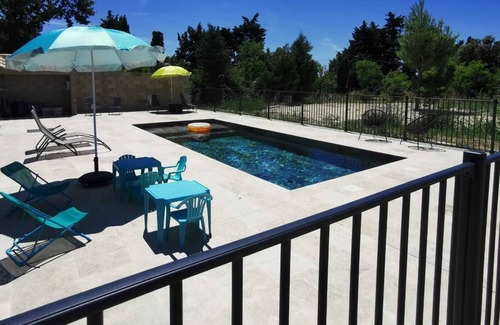 Pujaut House | Renovated independent studio, swimming pool, 10min Avignon