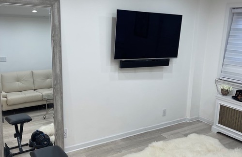 Queens Condo | Renovated-Jacuzzi Tub Home NYC/LGA/JFK Washer/Dryer