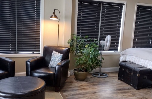 Gypsum House | Renovated LAKEFRONT home with AMAZING water views!