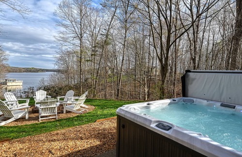Livingston House | Renovated lakehouse with dock, hot tub, firepit & bi-level deck - dogs OK