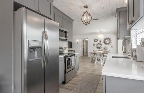 Largo House | Renovated Largo Heated Pool Home