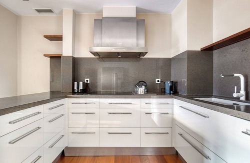 Les Corts Apartment | Renovated Les Corts 2BR w/Balcony, by Blueground