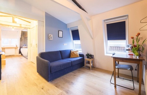 Middenmeer Apartment | Renovated luxury apartment