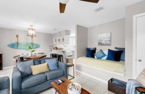 Panama City Beach Apartment | Renovated Ocean Escape Condo-11 pools-community beachhouse bar