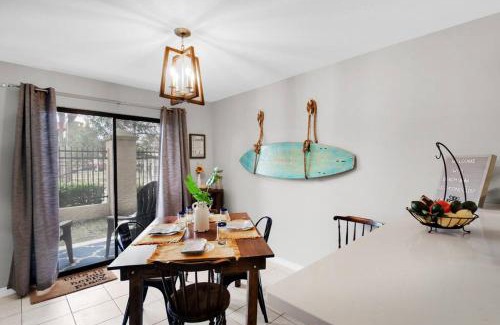 Panama City Beach Apartment | Renovated Ocean Escape Condo-11 pools-community beachhouse bar