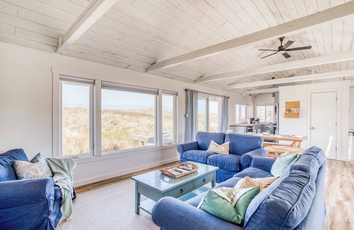 Bayshore House | Renovated Oceanfront Beach House with Game Room located in Bayshore