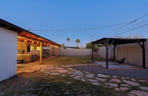 Scottsdale Estates Ten House | Renovated Retreat | Old Town Scottsdale | Sleeps 6
