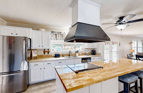 Orangeburg County House | Renovated retreat with a private pool, hot tub, and endless outdoor adventures