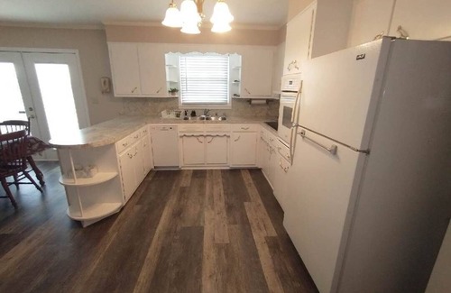 Smithville House | Renovated rural 3-bedroom 2-bathroom ranch style home in Smithville, TN