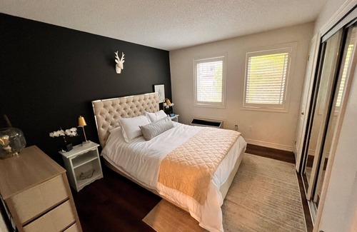 The Blue Mountains Resort | Renovated, Ski In Ski Out Corner Unit for Fun Getaway