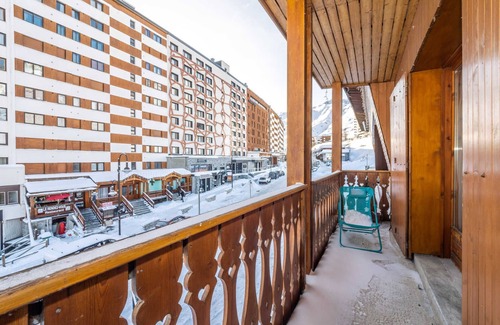 Tignes le Lac Apartment | Renovated Ski-in/Ski-out Apartment with Balcony, WiFi, and Stunning Views in Tignes Center