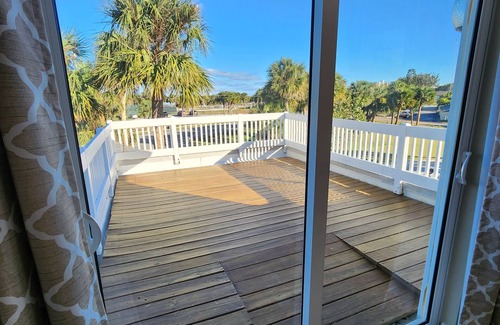 Fort Pierce Shores House | Renovated Spacious Beach House-Steps from the Beach!