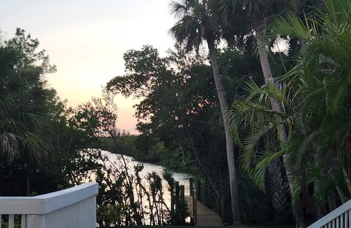 Fort Pierce Shores House | Renovated Spacious Beach House-Steps from the Beach!