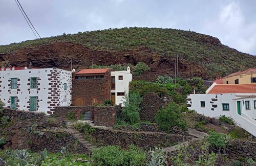 Mocanal Cottage | Renovated stone house 6 minutes from Valverde