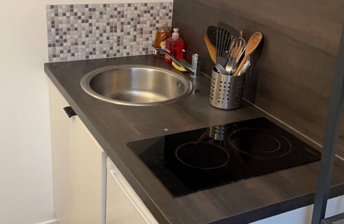 Coteaux Ouest Apartment | Renovated studio 5 minutes from the city center