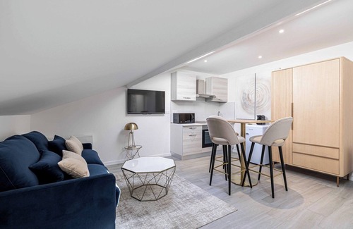 Prado - Republique Apartment | Renovated studio - Cannes Center - Bright