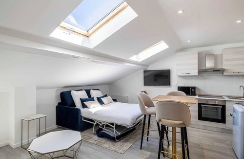 Prado - Republique Apartment | Renovated studio - Cannes Center - Bright