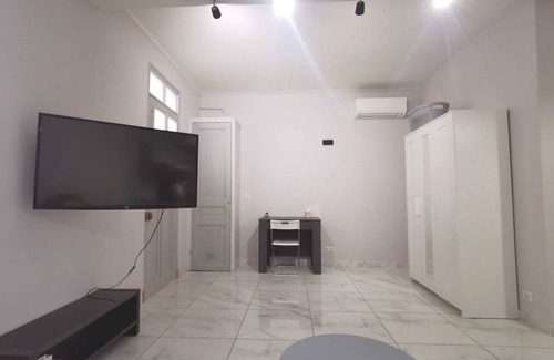 Le Piol Apartment | Renovated studio in the city center (15 min from the beach)