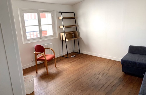 Montreuil Apartment | Renovated studio near Paris