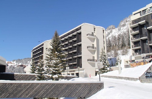 Flaine Apartment | Renovated Studio Near Slopes · Ski Lockers · Comfort for 4 · Close to Shops