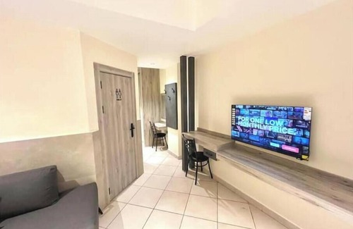 Ash Shumaysani Apartment | Renovated Studio Prime Spot