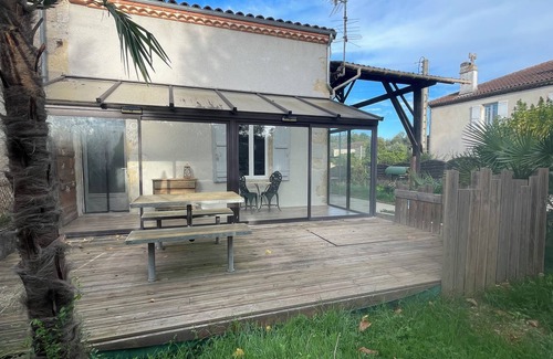 Condom House | Renovated town house, close to all amenities.