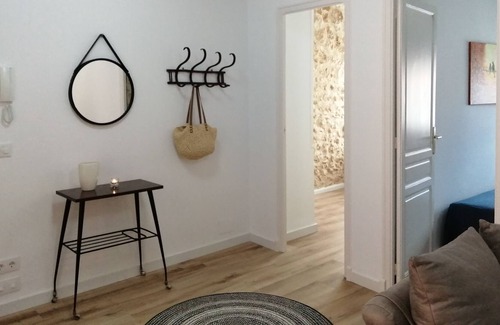 Tortosa House | Renovated town house, at the foot of the greenway, between the beach and the mountains.