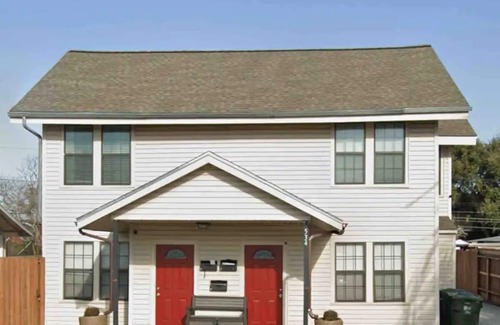 Del Mar House | Renovated Townhome near Cole Park and Downtown Corpus Christi