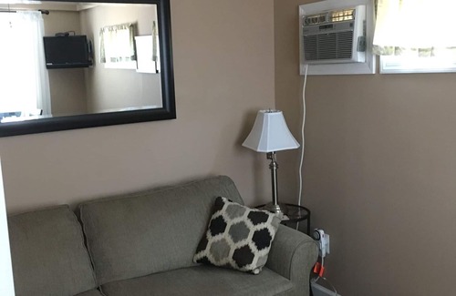 Southend House | renovated upscale end townhouse