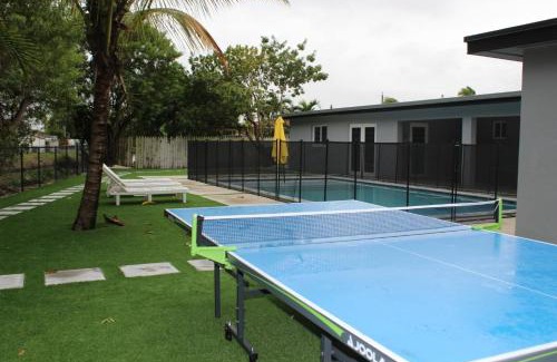 Ludlam Apartment | Renovated Villa Resort style pool, BBQ & Ping Pong patio