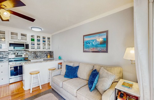 Isle of Palms Villa | Renovated villa with gorgeous ocean views, pool, grills, & great location