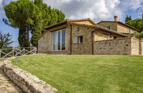 Guzman Villa | Renovated Villa With Little Medieval Village