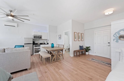 Seacrest Beach Condo | Renovated Village of South Walton Studio. Walk to Rosemary & Alys!