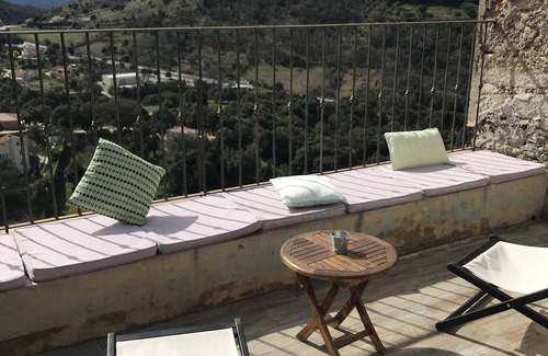 Pietralba House | Renovated village house in the heart of the village of Pietralba, classified 4 *