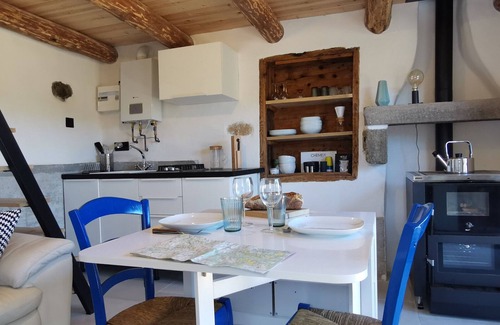 Langeac Cottage | Renovated vineyard house in Langeac, nature and hiking