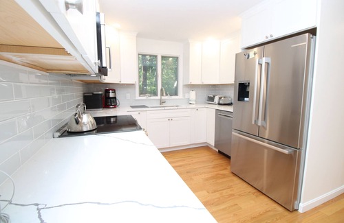 Wellfleet House | Renovated Wellfleet Retreat: Comfort Amidst Pine Trees (2384)