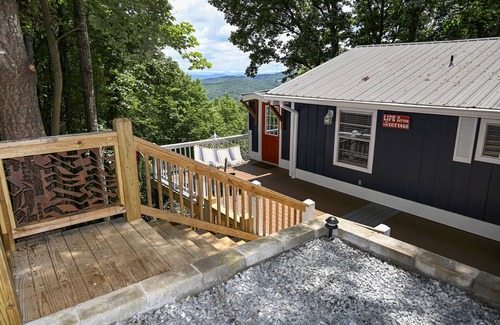 Indian Rock Springs Cabin | RENT 3 NIGHTS GET THE 4TH FREE JAN-MARCH!. message us for details