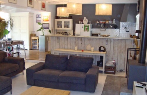 Malard House | RENT DETACHED HOUSE 2MN FROM TOWN CENTER