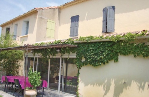 Malard House | RENT DETACHED HOUSE 2MN FROM TOWN CENTER