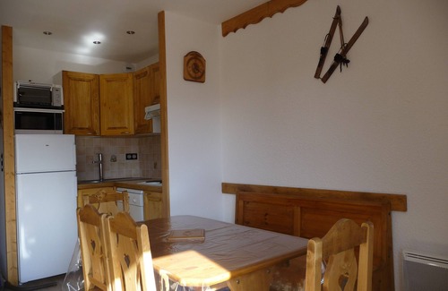 Les Menuires Apartment | Rental apartment Pieds pistes 2 rooms 30m2-6pers Reberty 1850 separate bedroom