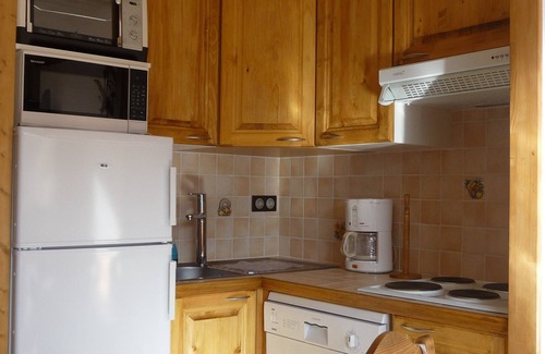 Les Menuires Apartment | Rental apartment Pieds pistes 2 rooms 30m2-6pers Reberty 1850 separate bedroom