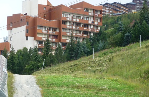 Les Menuires Apartment | Rental apartment Pieds pistes 2 rooms 30m2-6pers Reberty 1850 separate bedroom