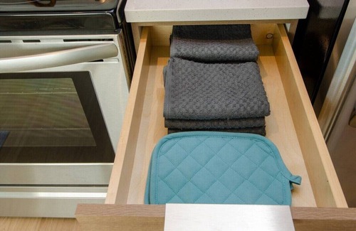 Hilltop Apartment | Rental Car Bundle,Mount.View,Rooftop,Gym,Terrace